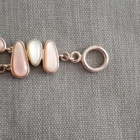 WHITE AND PINK MOTHER OF PEARL STERLING SILVER BRACELET - Picture 6 of 10